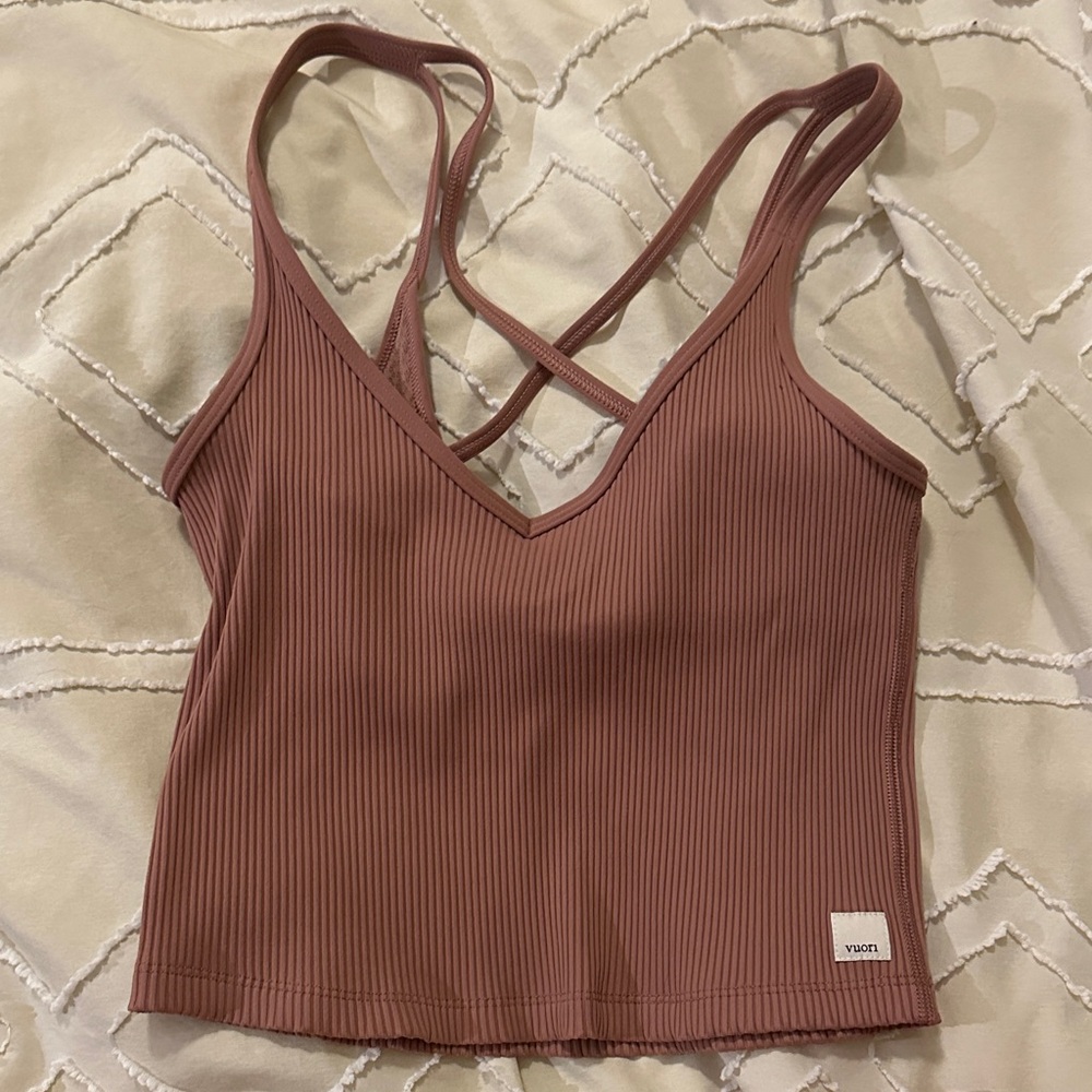 Vuori Ribbed Strappy Crop Tank in Mauve